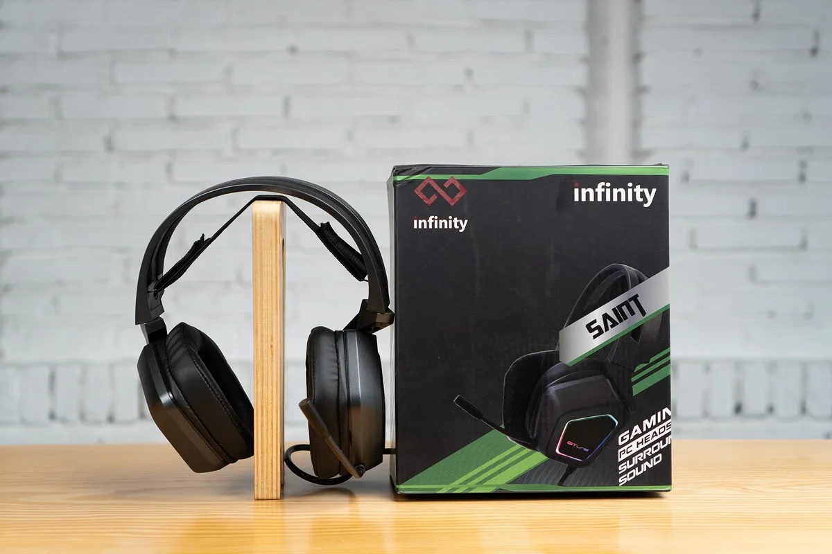 Infinity Saint - Tai nghe chơi game bình dân với LED RGB Infinity Saint - Tai nghe chơi game bình dân với LED RGB