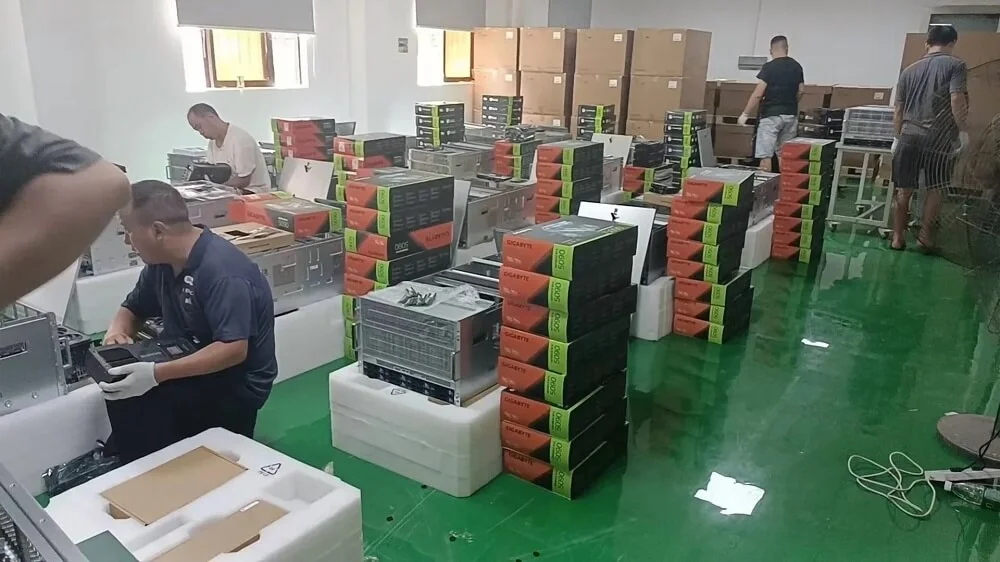 RTX 5090 gaming đang bị doanh nghiệp AI thu mua theo kiện hàng